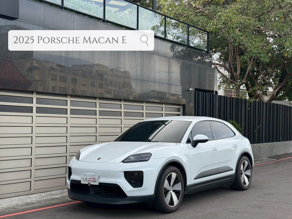 2025 Porsche Macan 4 EV